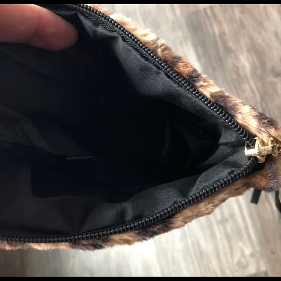 L.I.B. NY Faux Fur Leopard Tassle Clutch - Picture 2 of 5